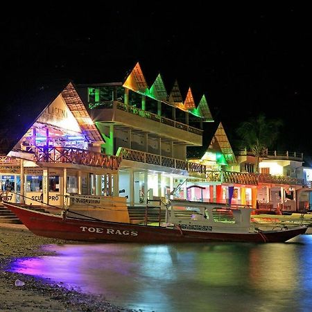 Lalaguna Beach Club And Dive Centre Puerto Galera Buitenkant foto